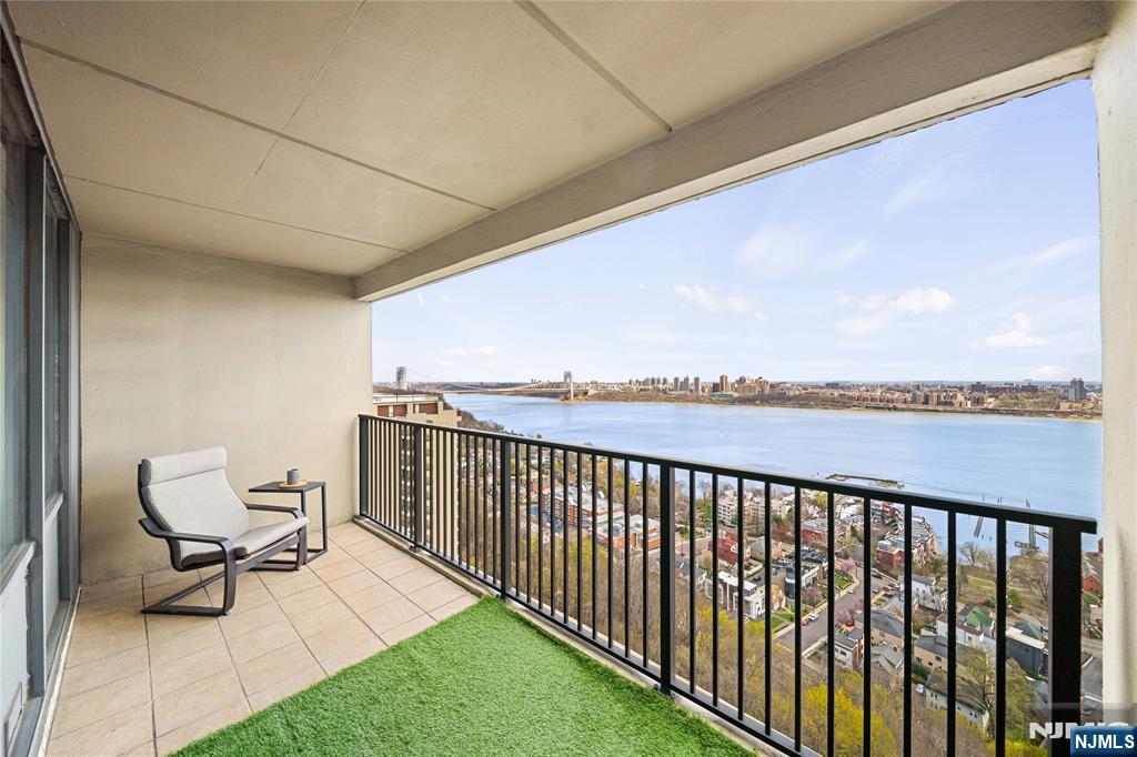 6 Horizon Road 1605 - Photo 1