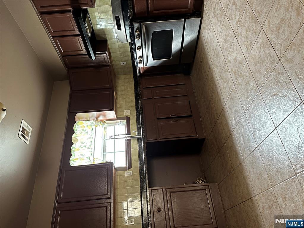 52 Stone Street - Photo 3