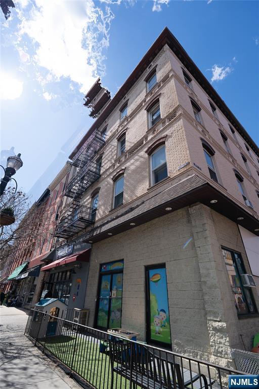 Homes for sale in Hoboken, NJ | 832 Washington Street, Hoboken, NJ 07030 | Houzeo