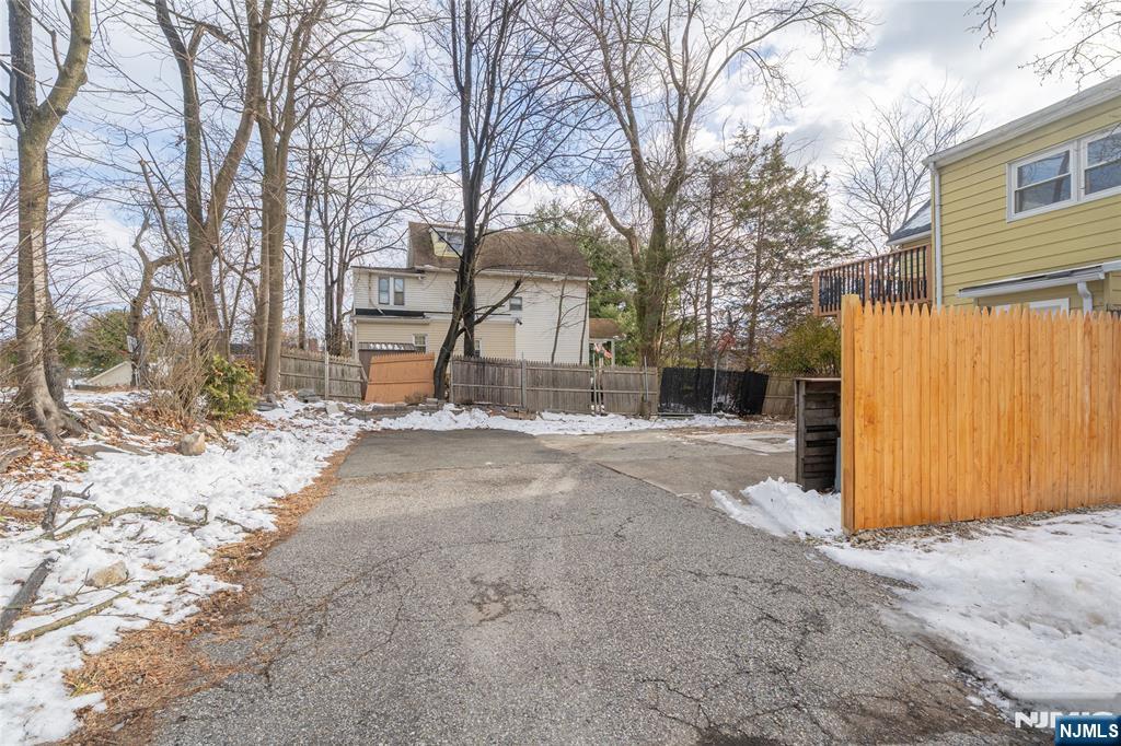 56 Pine Street - Photo 2