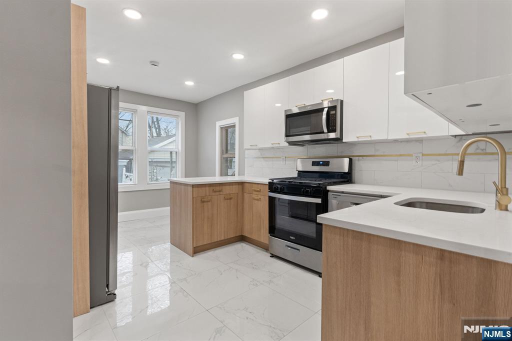 76 Mission Street — photo 18