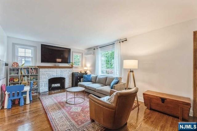 1125 W Laurelton Parkway - Photo 5