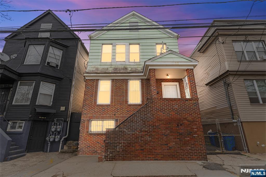 92 Devine Street - Photo 1