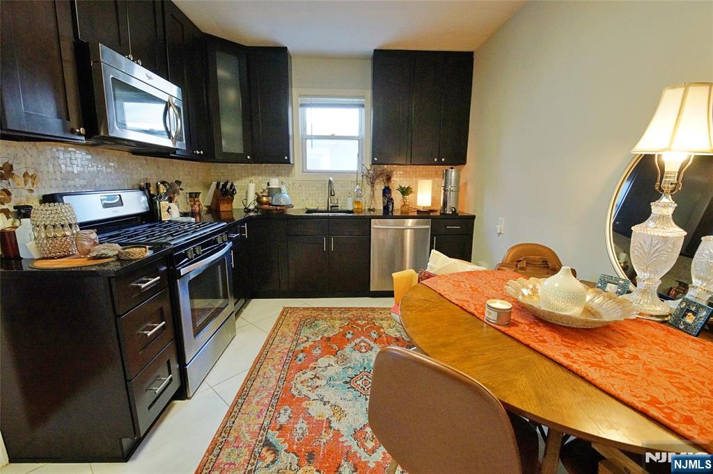 458 Shannon Place - Photo 4