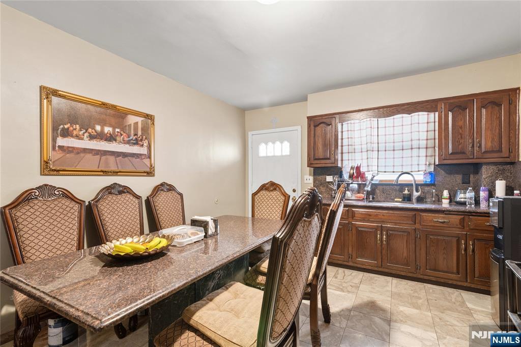 109 Franklin Street - Photo 3