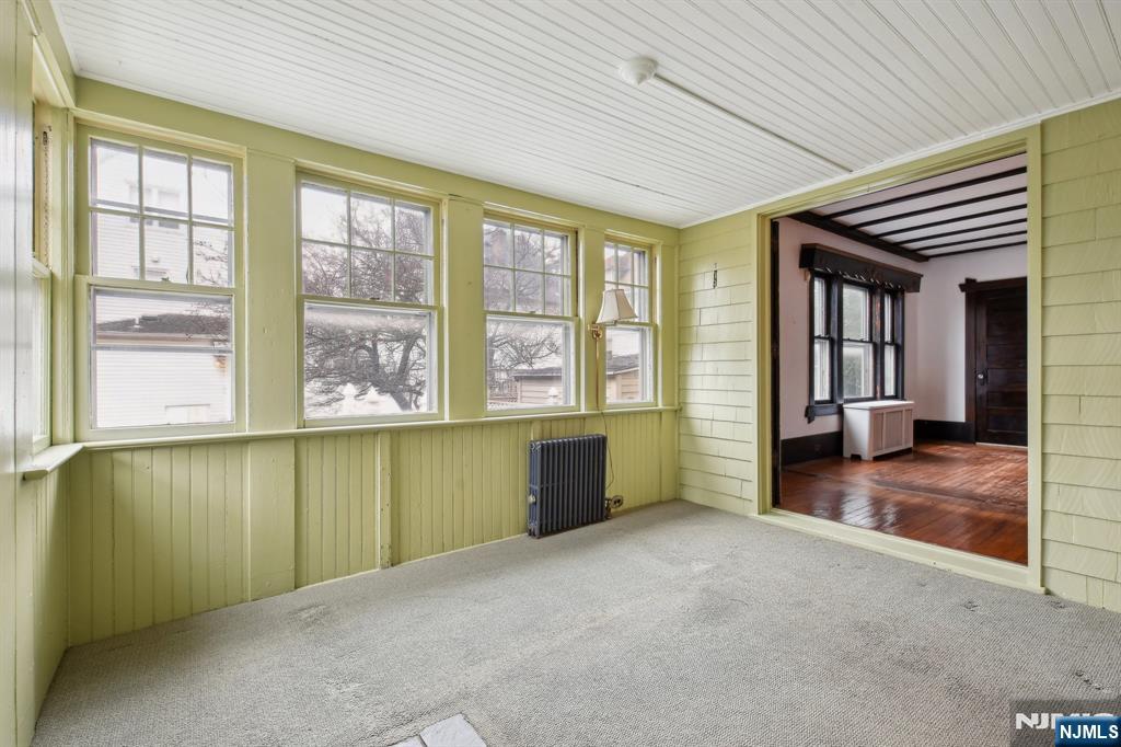 60 Berkeley Avenue - Photo 2