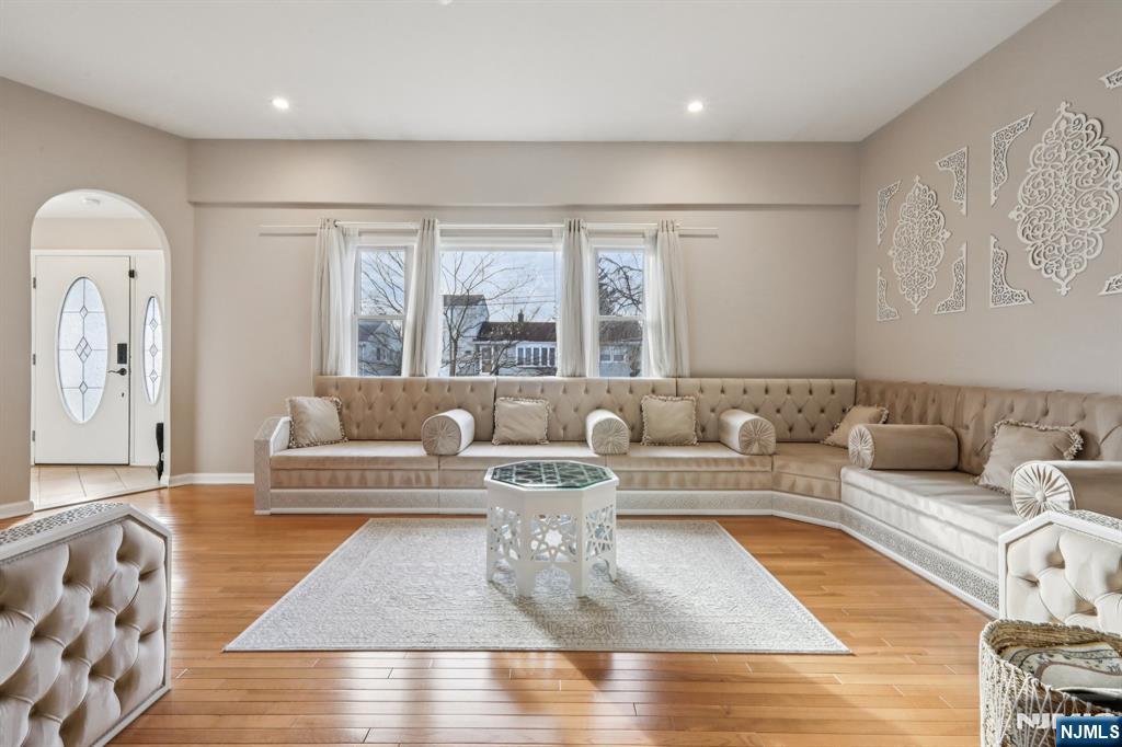 28 George Street - Photo 2