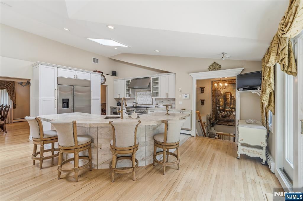 136 Willow Drive — photo 11