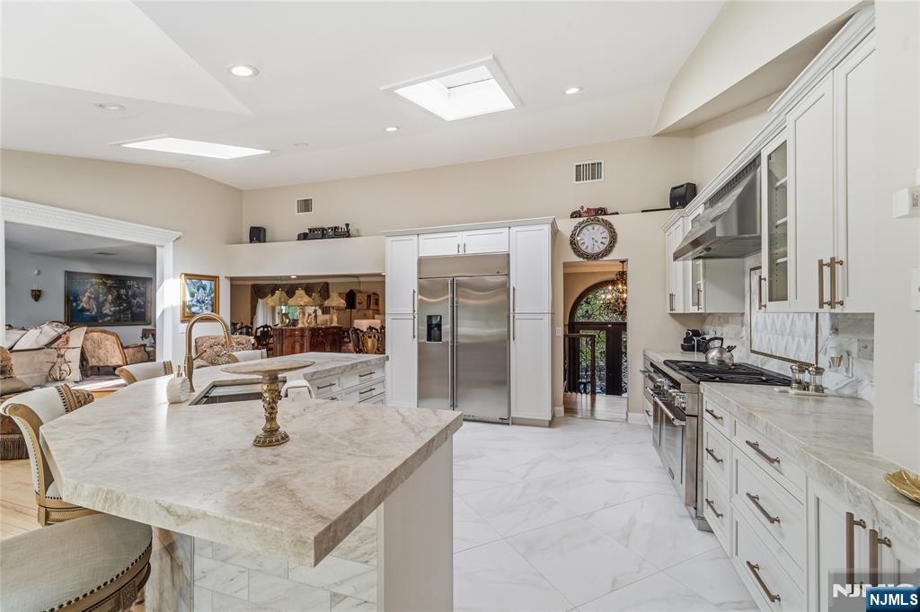 136 Willow Drive — photo 14