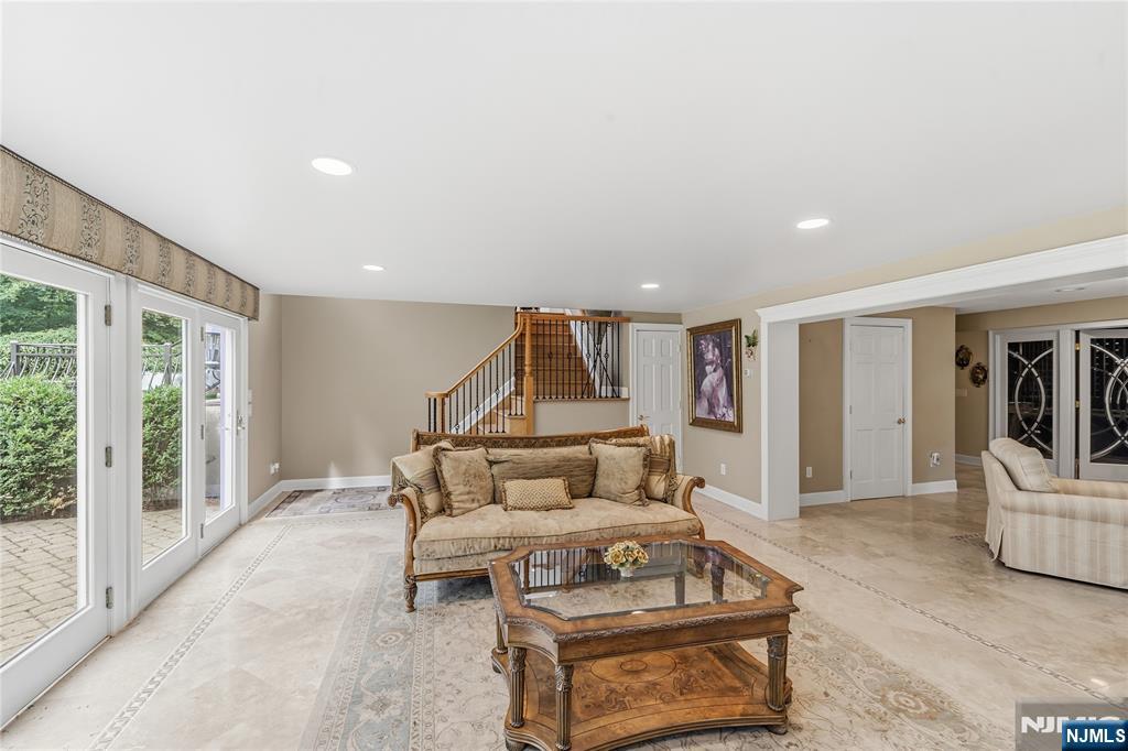 136 Willow Drive — photo 21