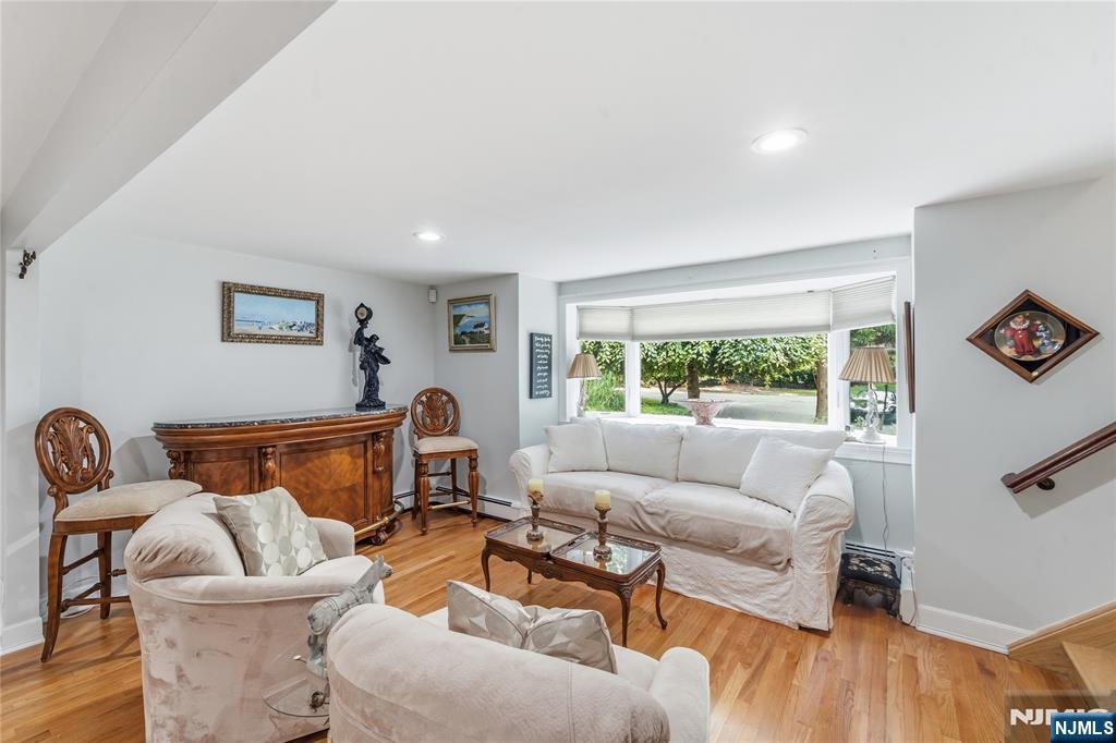 136 Willow Drive - Photo 4