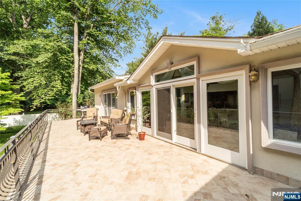 136 Willow Drive — photo 34