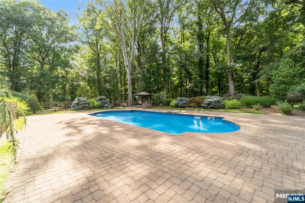 136 Willow Drive — photo 38