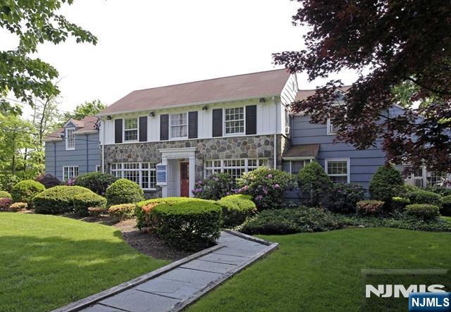 88 W Ridgewood 1R