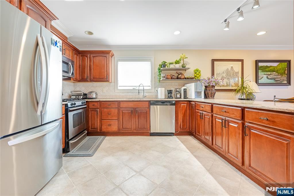 46A Homestead, #A, Palisades Park, NJ 07650 Listing Photo  11