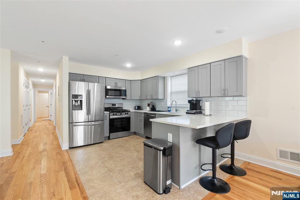 4-21 Saddle River, Fair Lawn, NJ, 07410