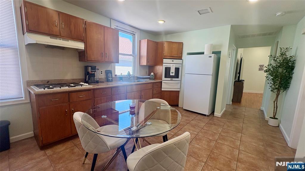 261 Maple Street 2 - Photo 5