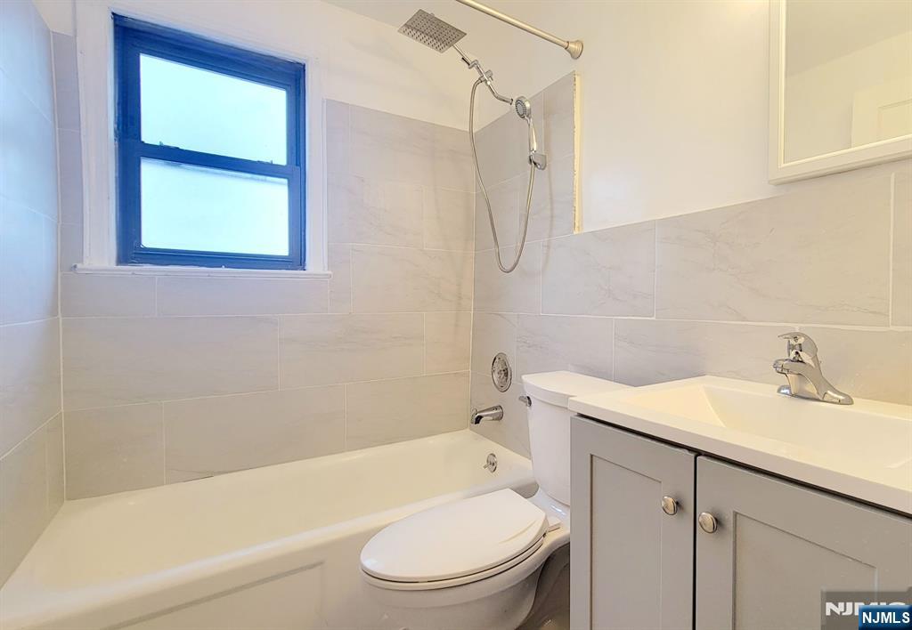 592 Beverly, #2nd floor, Teaneck, NJ 07666 Listing Photo  5