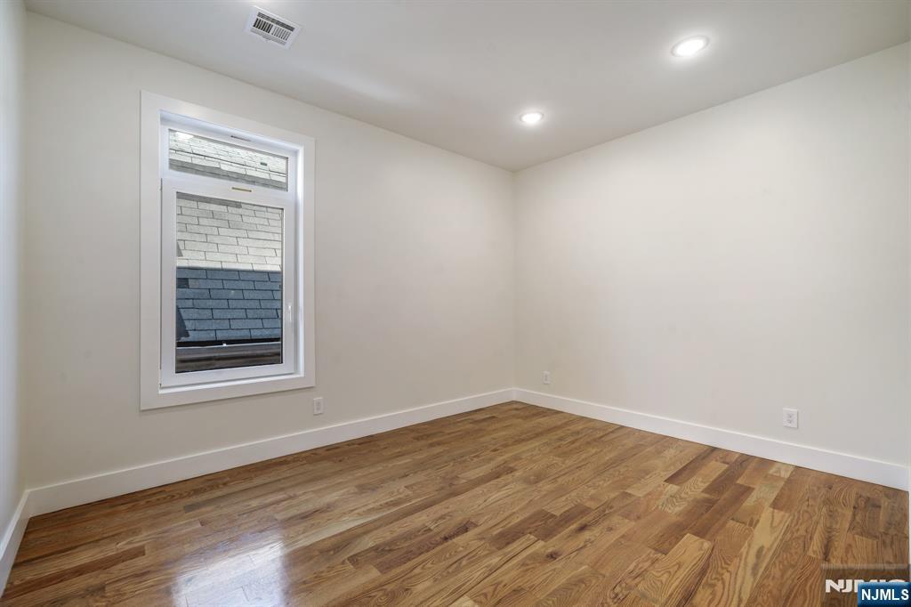 39 Grace Street — photo 18