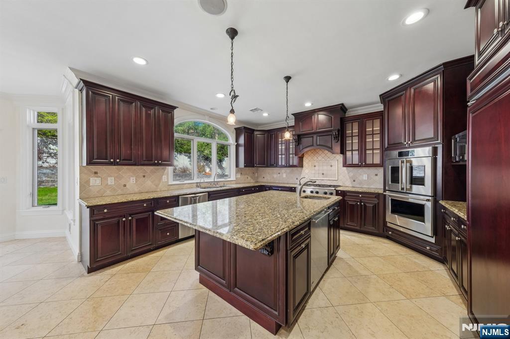 14 O Shaughnessy Lane, Closter, NJ, 07624