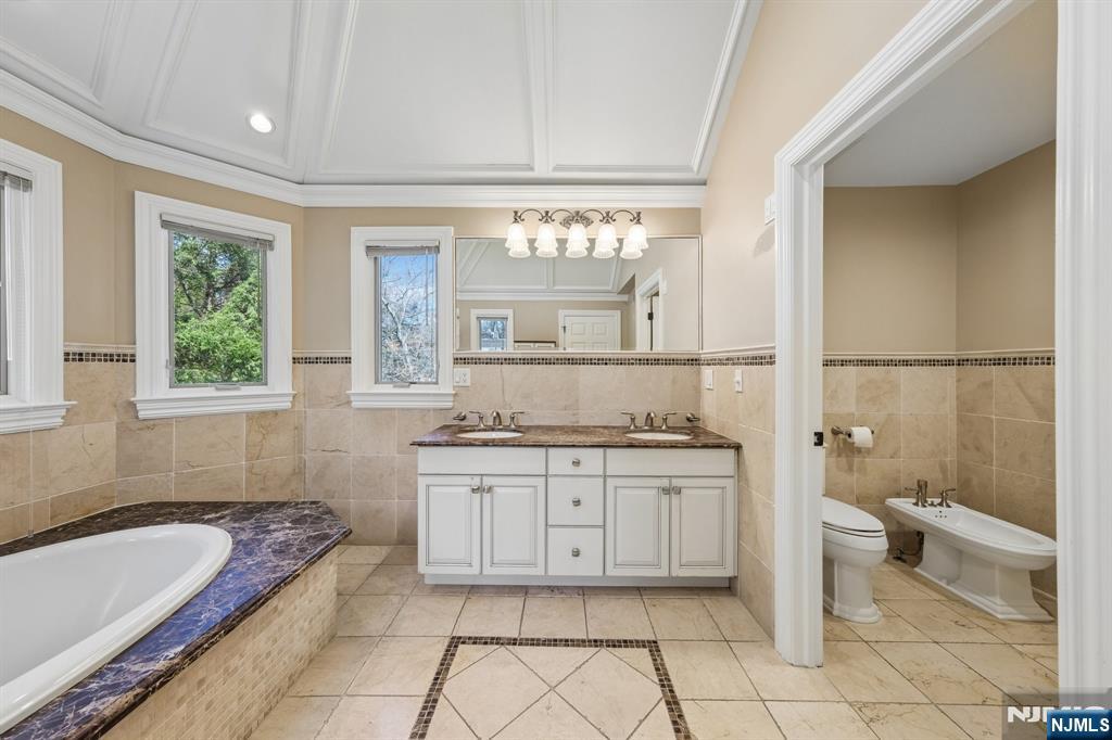 14 O Shaughnessy Lane, Closter, NJ, 07624