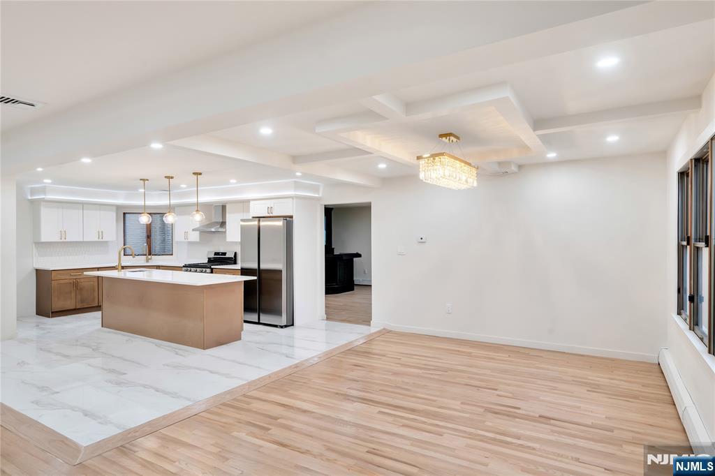 468 Morse Avenue - Photo 5