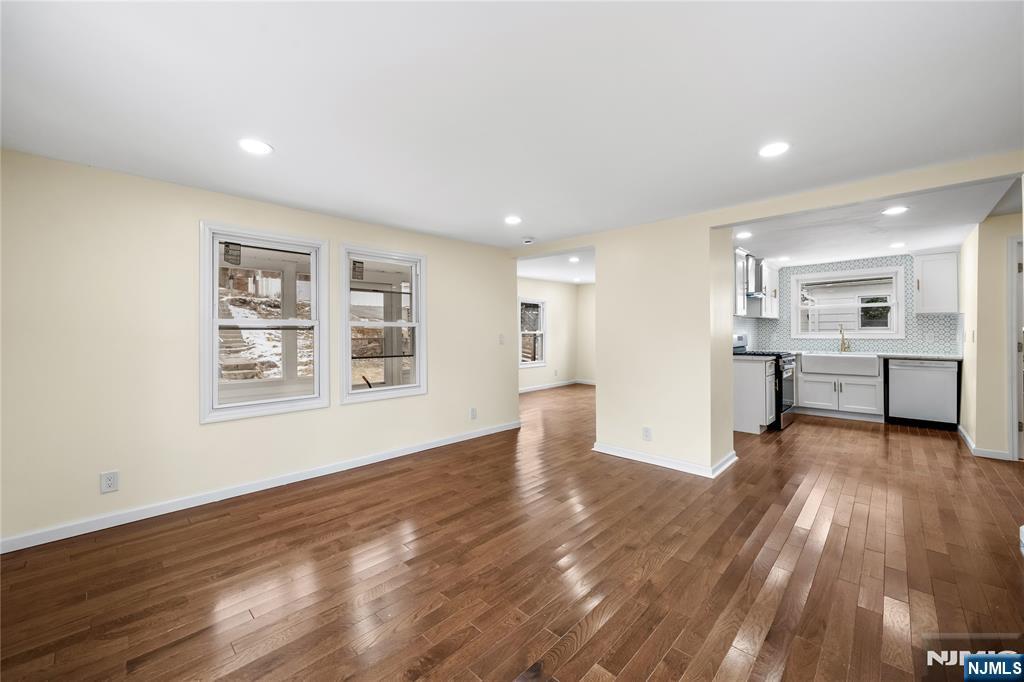20 Ella Street - Photo 3