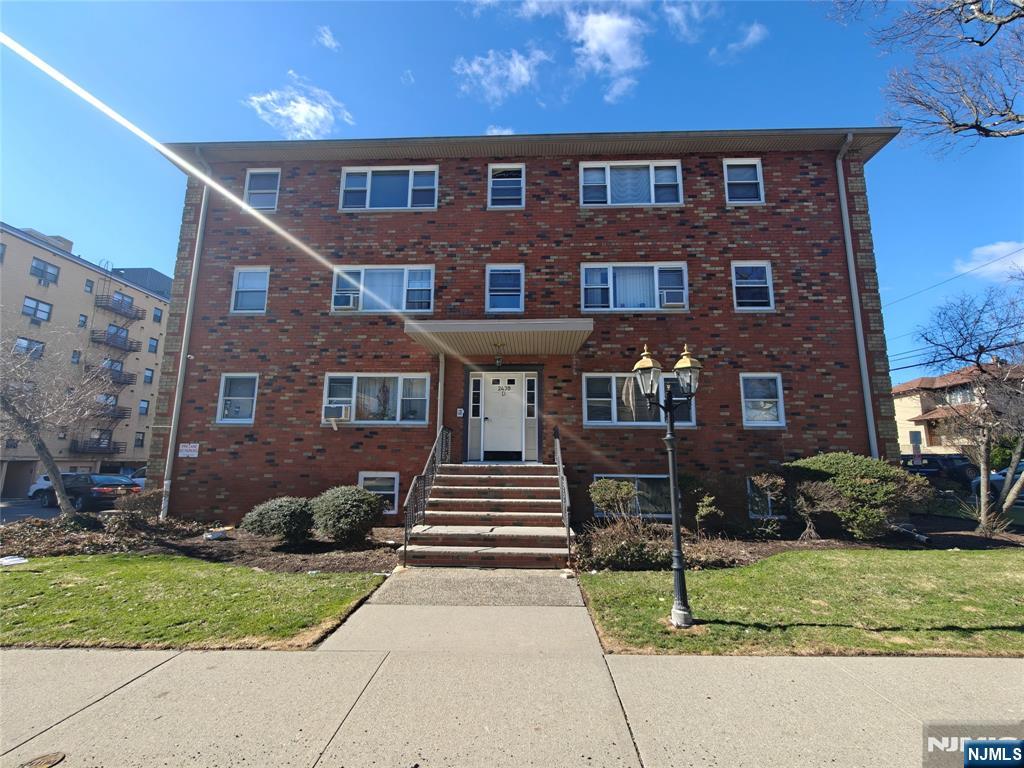 2430 8th Street 6D - Photo 1