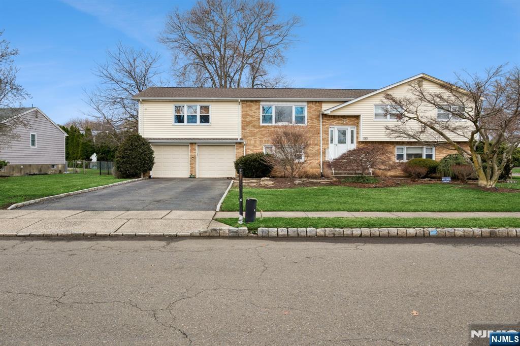 13 Munsey Road, Emerson, NJ, 07630