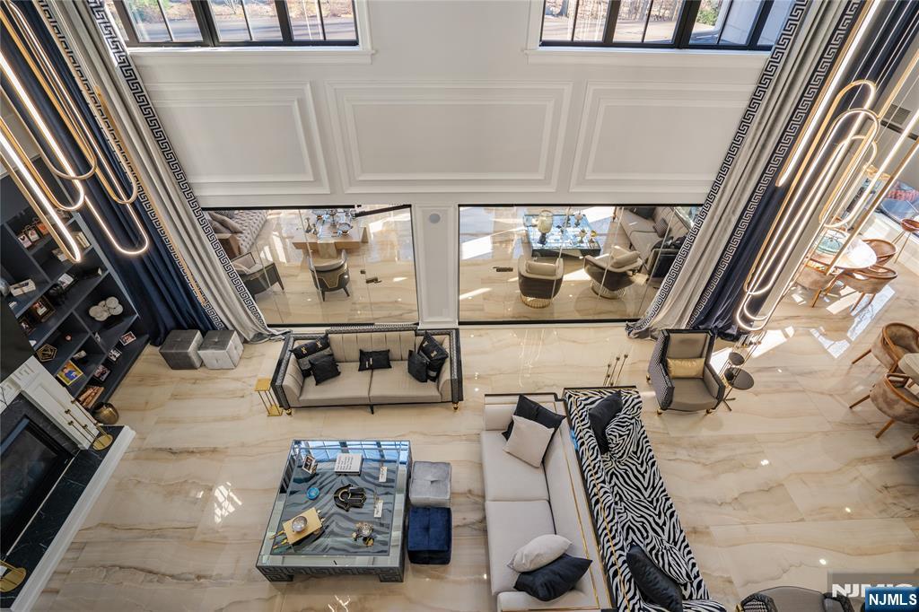 Great Rm open to Solarium
