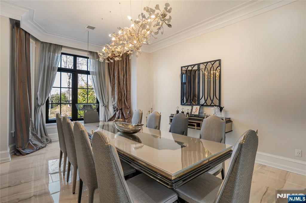 SpaciousDining Room that can be Extended for Banquet Seating