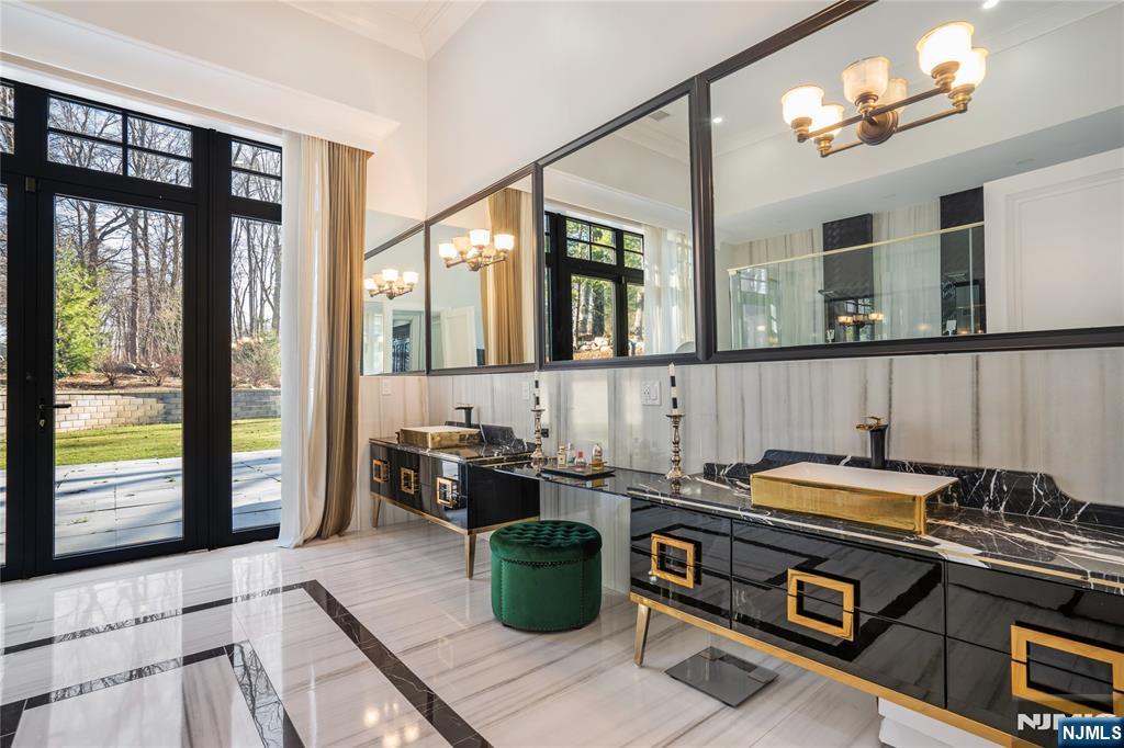 Primary Bath/Radiant Heated, Access to Bluestone Patio