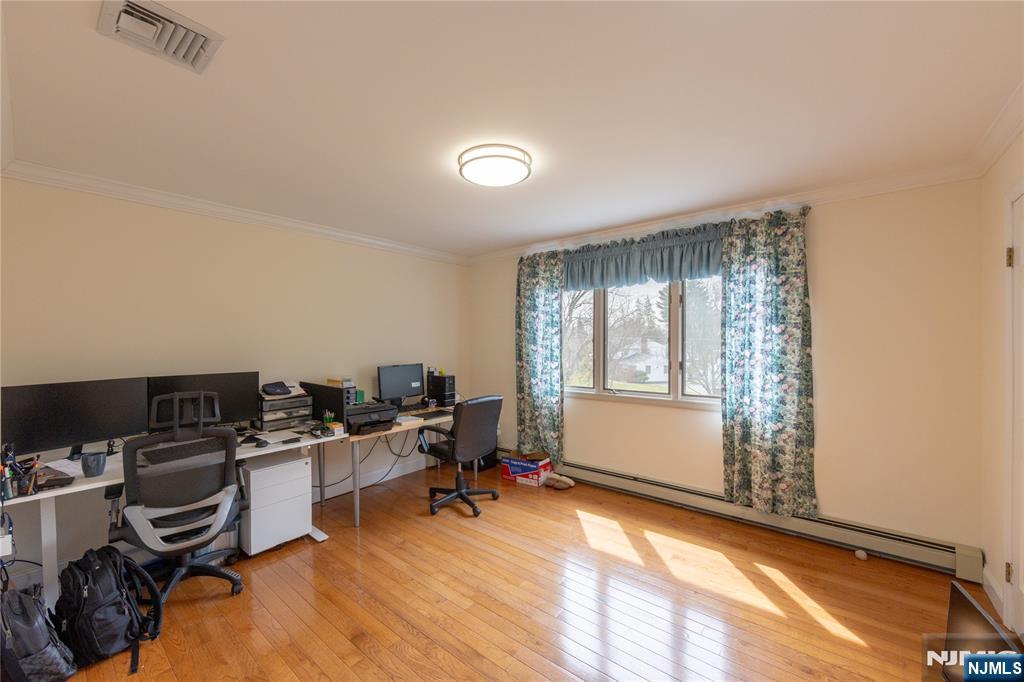 81 Crescent Avenue