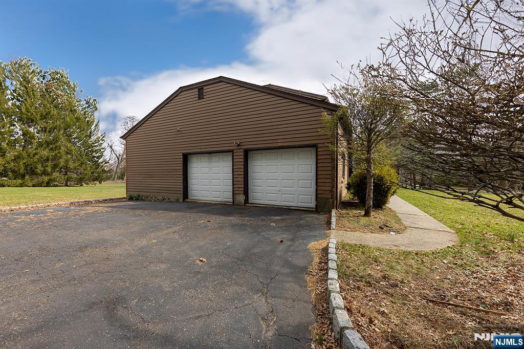 81 Crescent Avenue