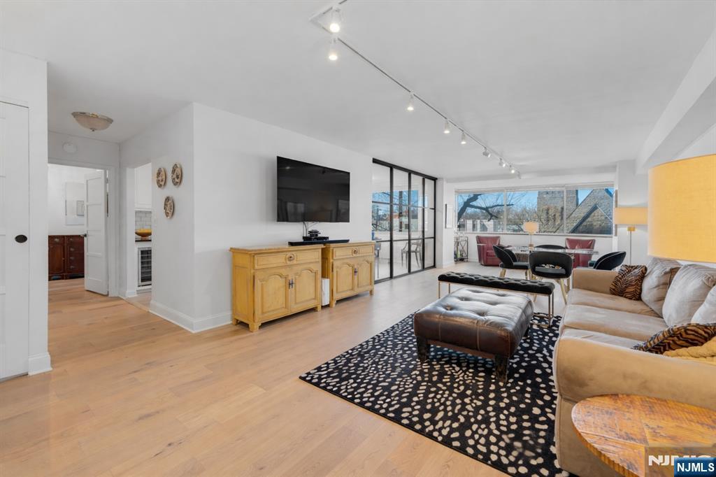 1600 Parker Avenue 1J - Photo 2