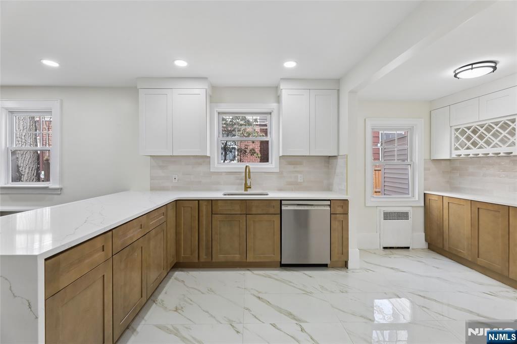 1087 Lambert Road, Teaneck, NJ 07666 Listing Photo  13