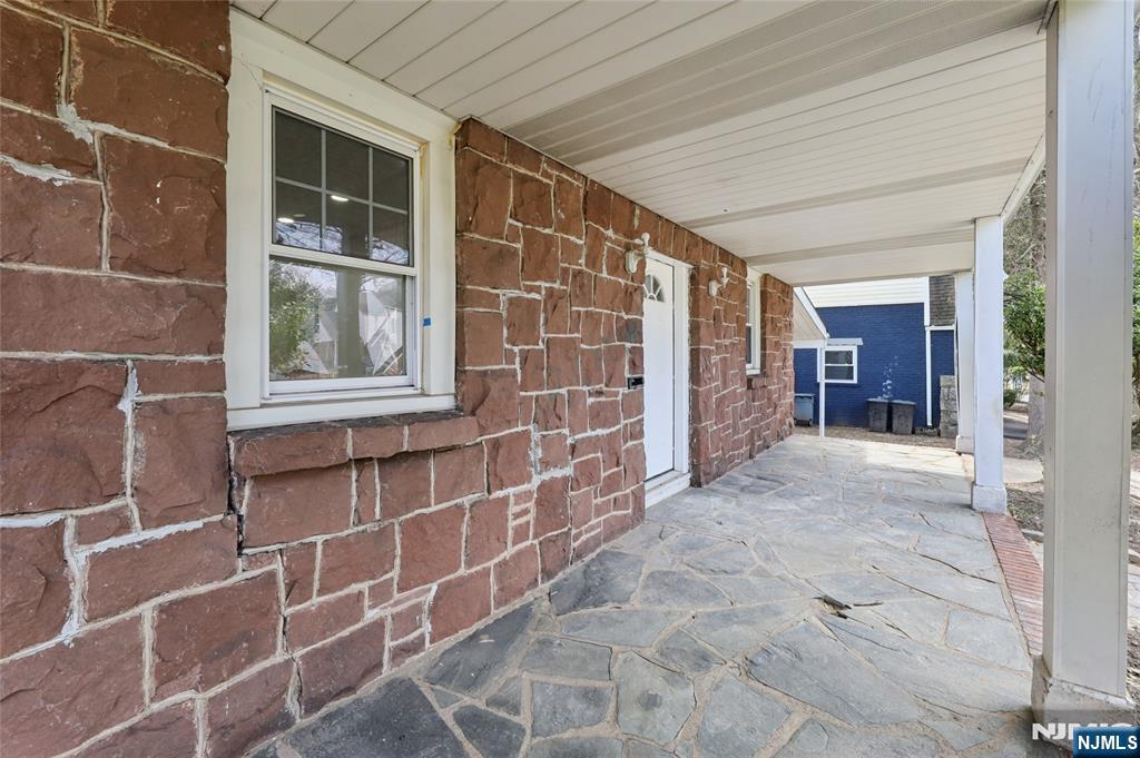 1087 Lambert Road - Photo 3