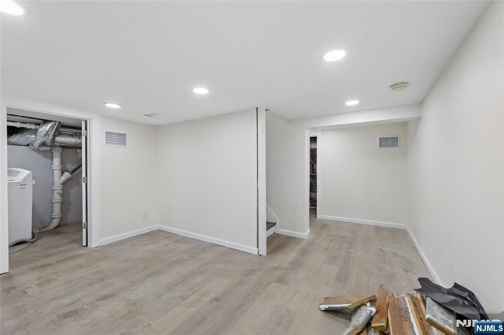 1087 Lambert Road, Teaneck, NJ 07666 Listing Photo  37