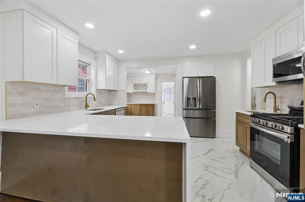 1087 Lambert Road, Teaneck, NJ 07666 Listing Photo  38