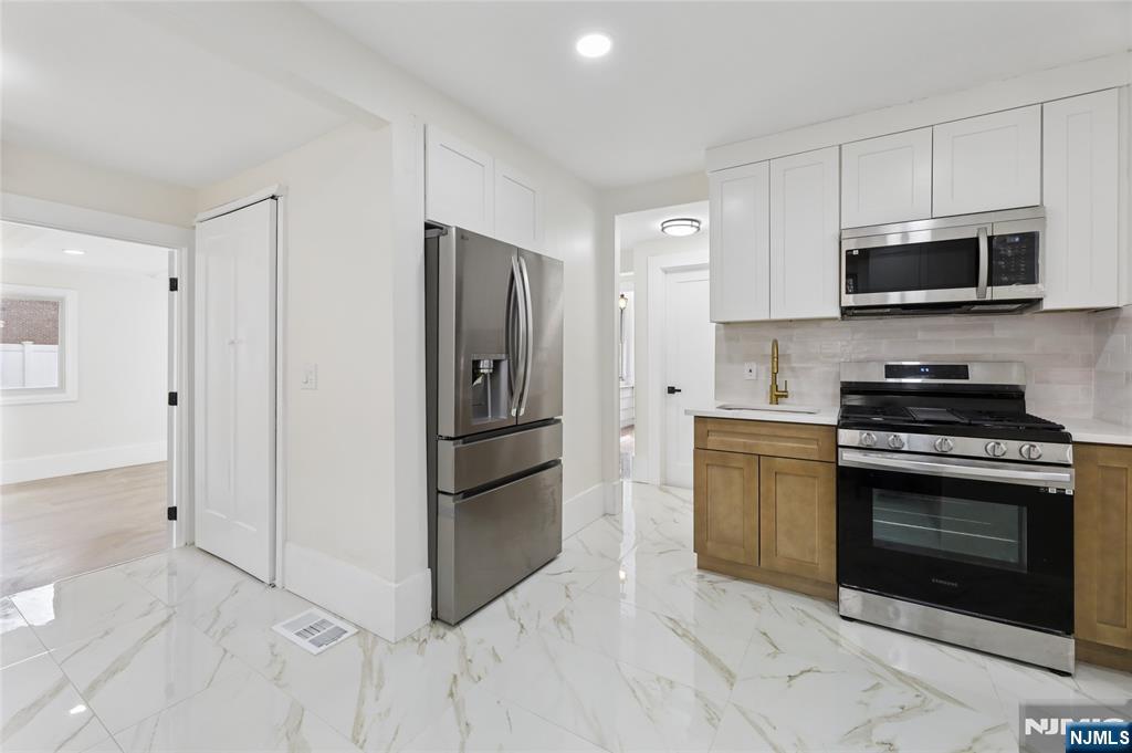 1087 Lambert Road, Teaneck, NJ 07666 Listing Photo  9