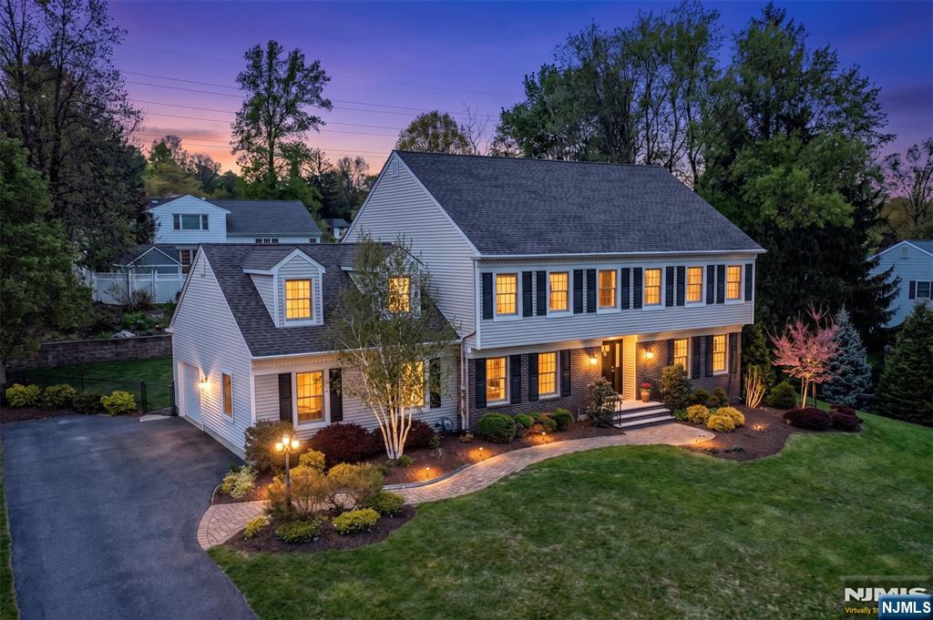 29 Cheryl Hills Drive Hawthorne NJ 07506 | Pending