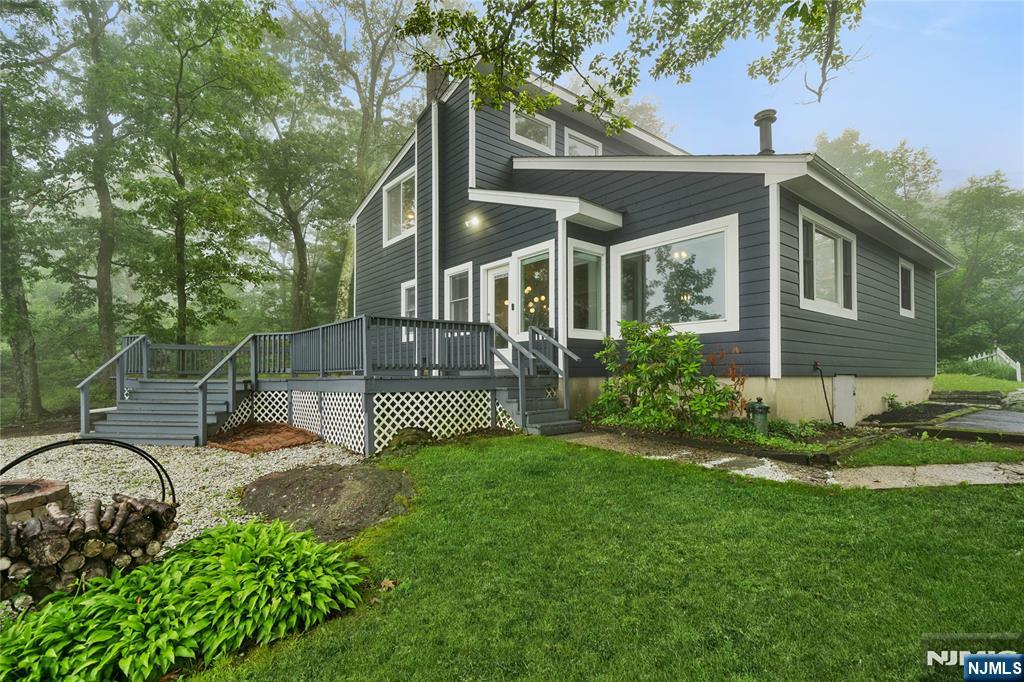 Sitting Pretty - Overlooking Upper Greenwood Lake