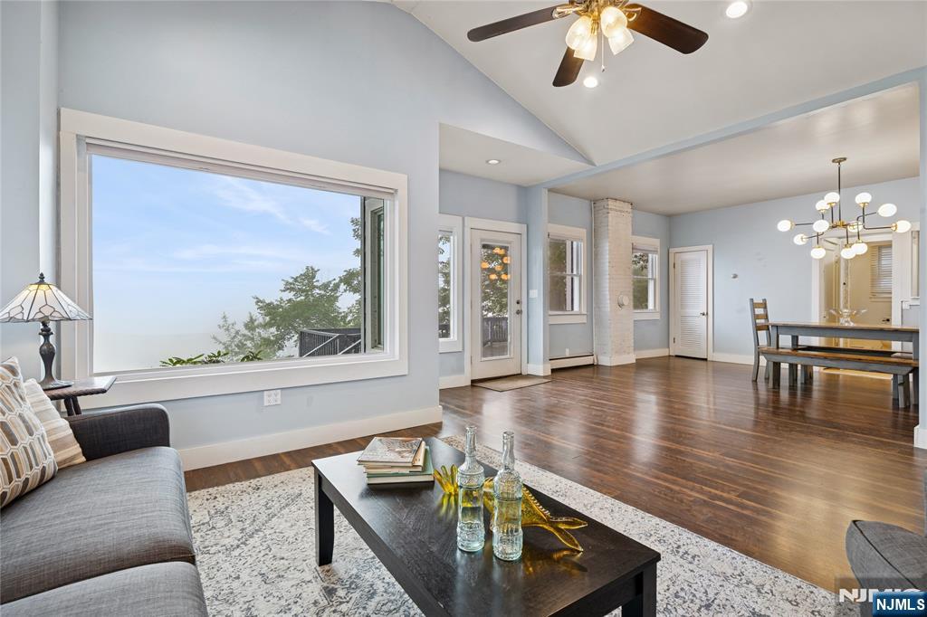 Living Room with High Ceilings and Open Concept Design