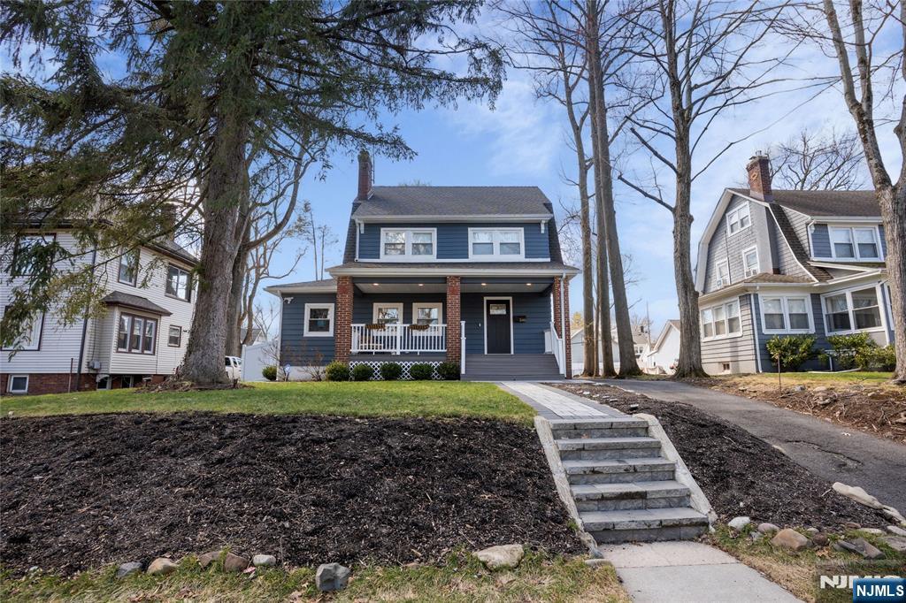 246 Stirling Avenue - Photo 1