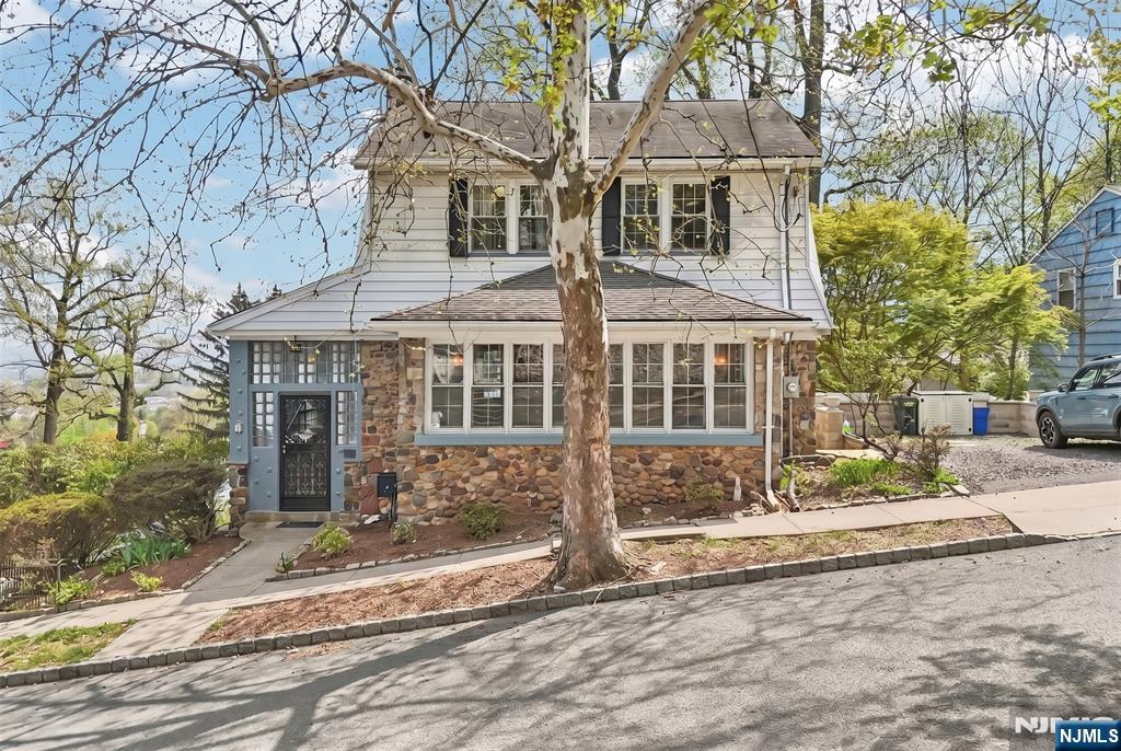 16 Jones Place - Photo 1