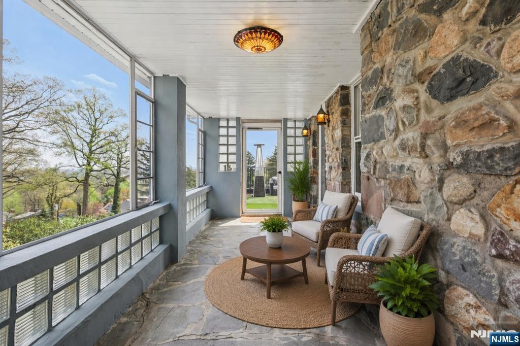 16 Jones Place - Photo 5