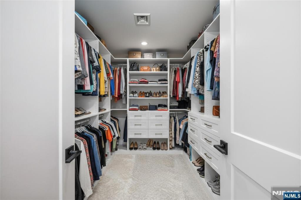 Walk in closet