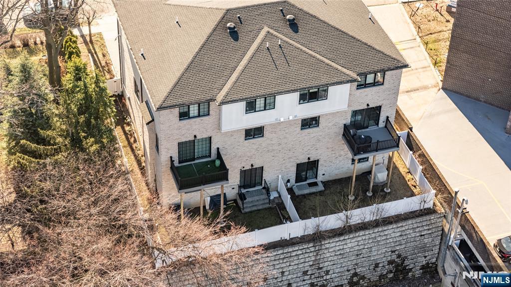 Exterior View Townhouse