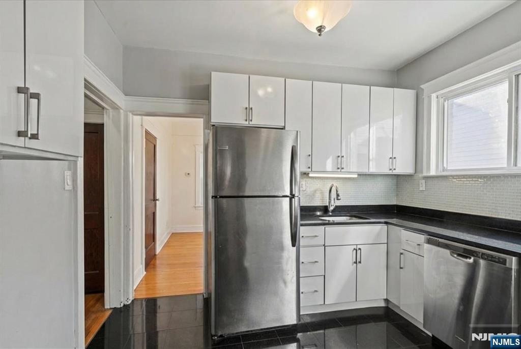 436 Undercliff Avenue, Edgewater, NJ, 07020