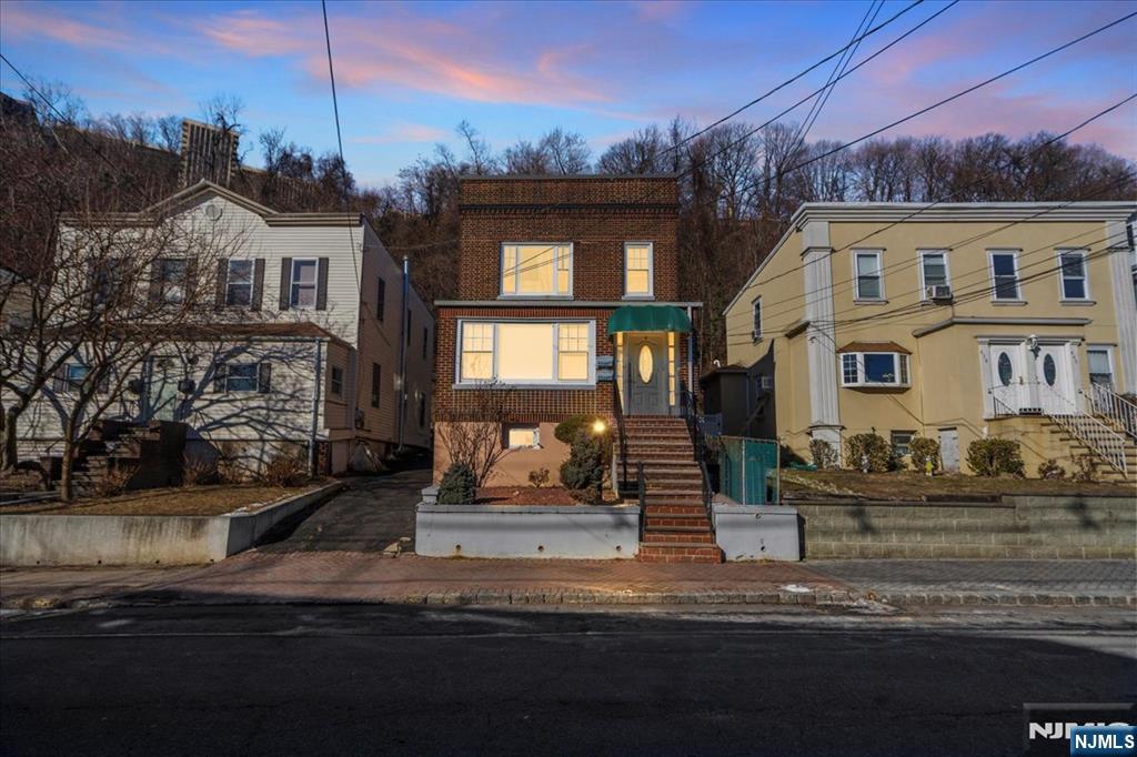 436 Undercliff Avenue, Edgewater, NJ, 07020